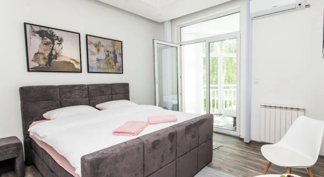 Modern Apartment in the Heart of the City Center!
