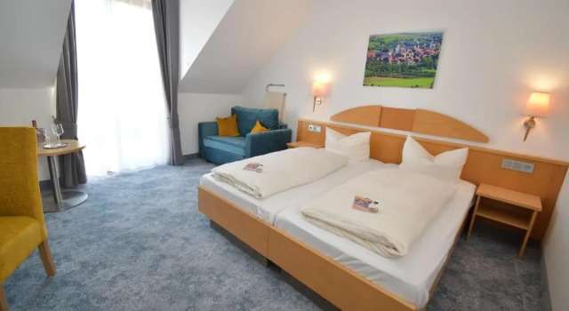 Трёхместный номер Standard AKZENT Hotel Franziskaner