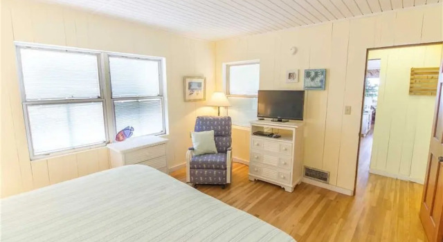 Hunter's Haven, 2 Bedrooms, Sleeps 6, Ocean Front, Pet Friendly