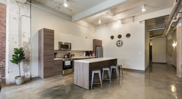 Апартаменты Beautiful 3bd Unit in Perfect Downtown Location