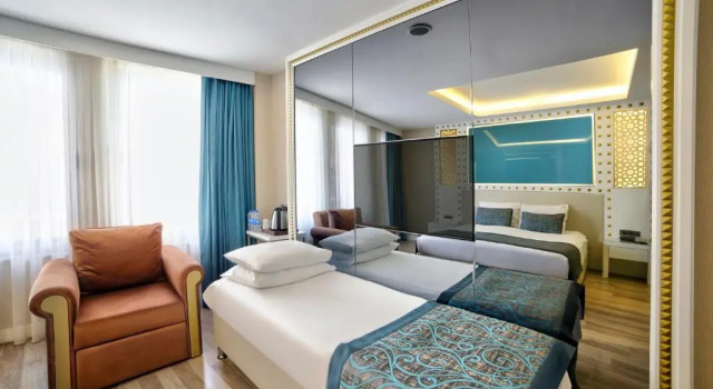 Семейный люкс Luxury с 3 комнатами Great Fortune Hotel & Spa