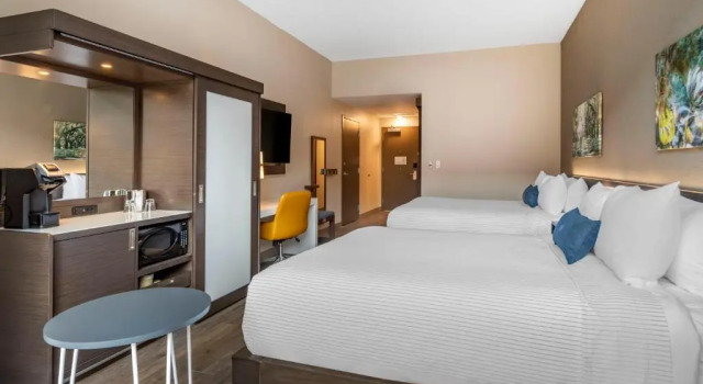 Четырёхместный номер Standard Cambria Hotel Savannah Downtown Historic District
