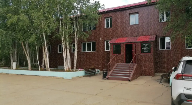 Polyarnaya sova, Prenota Hotel Mirnyj 