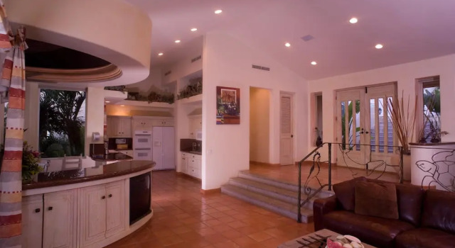 Spacious with Convenient Cabo Location, Villa Ballena