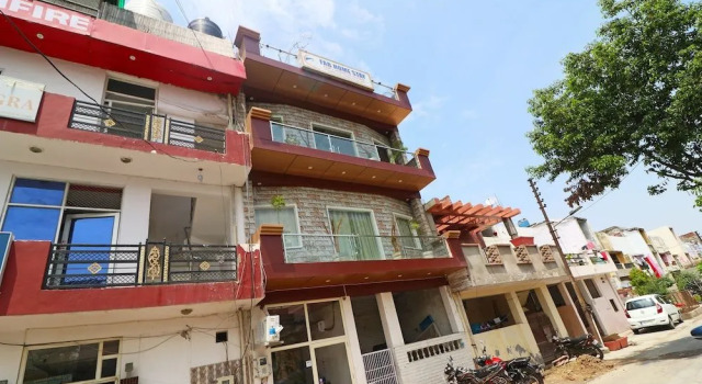 OYO 37492 Fab Home Stay, Забронировать Отель Нагла-Димар штат Уттар-Прадеш