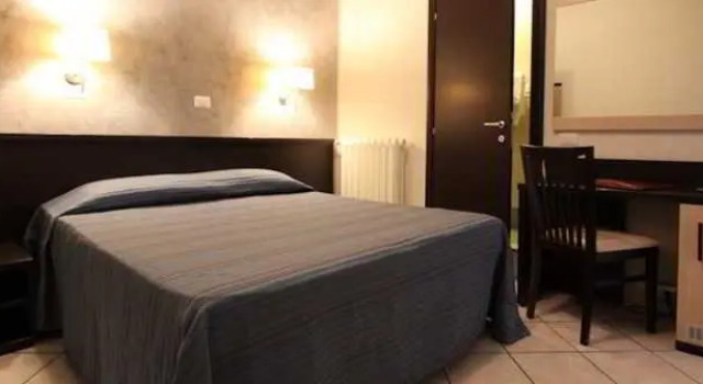 Standard- tredobbelt værelse Clarin Hotel