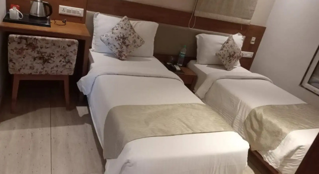 Hotel Blue Lagoons Manjalpur, Забронировать Отель Вадодара штат Гуджарат