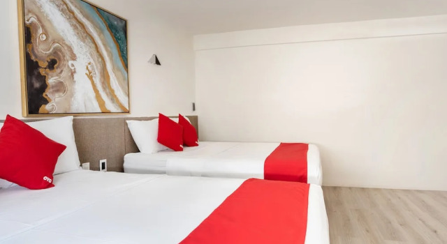 Четырёхместный номер Standard с балконом Hotel Rimon