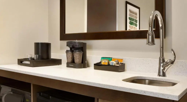Люкс с видом на реку Embassy Suites By Hilton Wilmington Riverfront
