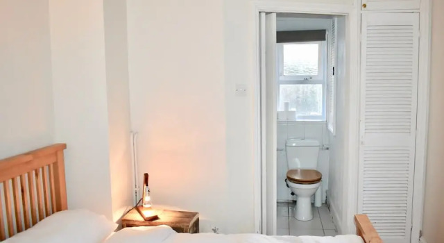 Central 1 Bedroom Flat With Garden In Brighton, Забронировать Отель Отели Исторического графства Суссекса 3 звезды, 3*