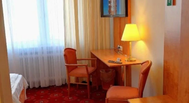 Hotel Dreieich, Забронировать Отель Драйайх земля Гессен