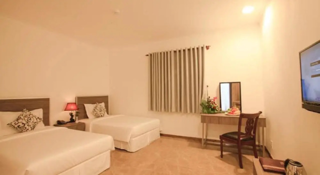 Трёхместный номер Standard Den Long Do Hotel & Restaurant