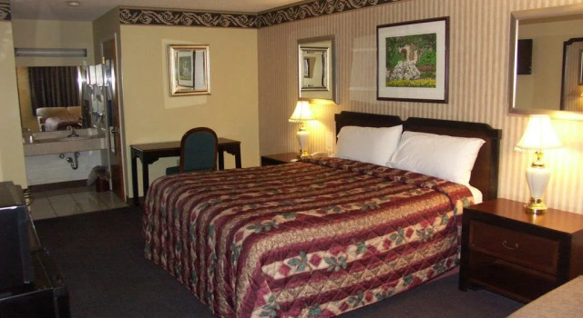 Deerwood Inn and Madison Campground, Rezervovat Kemp Madison Florida