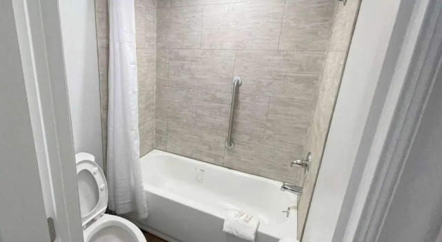 Четырёхместный номер Standard Super 8 by Wyndham Pigeon Forge Downtown