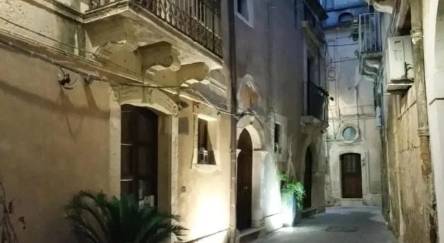 Dimora Apollo, Book Apartment Hotels in Sicily with Parking, Parking