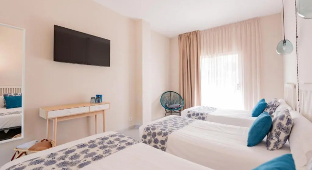 Трёхместный номер Standard Hotel Aubí