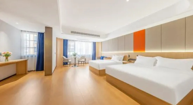 Люкс Deluxe Kunming Panlong Days Inn Selected Wyndham Hotel (Agricultural University Branch)