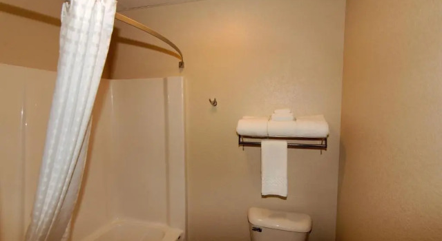 Двухместный номер Standard Cobblestone Inn & Suites - Denison | Oak Ridge