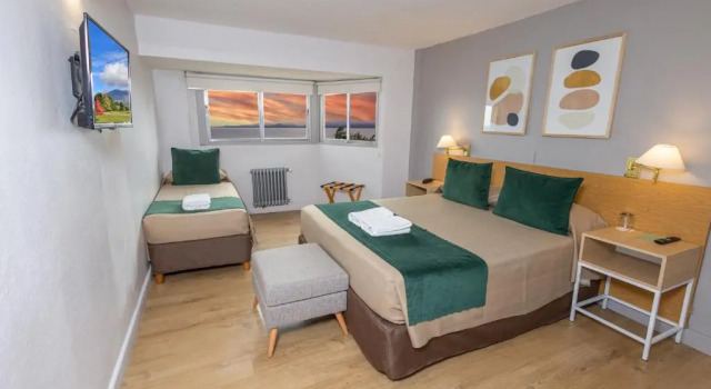 Трёхместный номер Standard с видом на озеро Hotel Plaza Bariloche