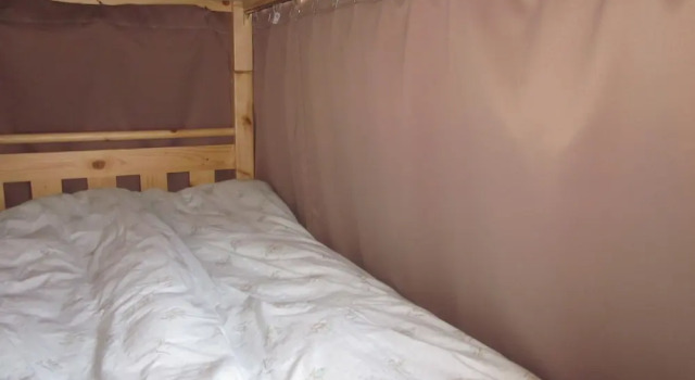 Кровать в общем номере Enman Guest House Osaka