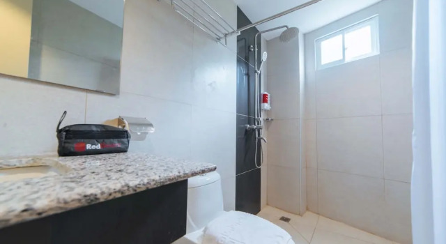 Двухместный номер Standard RedDoorz Plus at Hotel Metro Kalibo