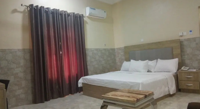 Номер Executive Suncourt Feel At Home Suites