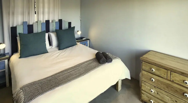 Sandy Feet Langebaan 8-sleeper