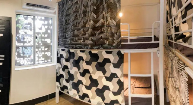 Кровать в общем номере Brisbane Quarters