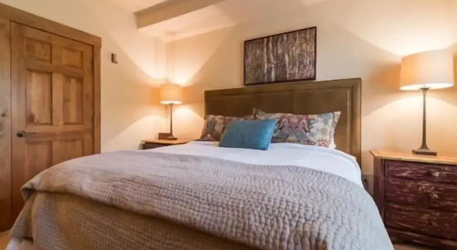 2106 Timberline Lodge, Trappeur's Crossing Apartment 2, Забронировать Апартаменты/квартира Отели Стимбот-Спрингса с парковкой, рядом с Preview Ski Lift, Парковка