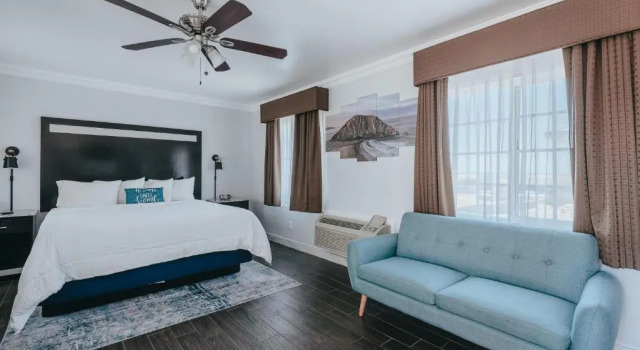 Полулюкс Deluxe Sea Air Inn & Suites - Downtown - Restaurant Row