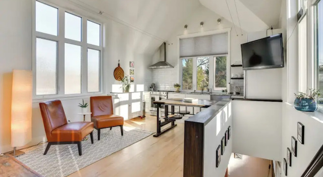2-story Guesthouse w/ Private Deck in NE PDX, Забронировать Дом для отпуска Портленд Willamette Valley