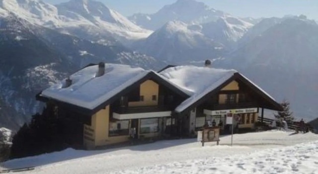 Appartementhaus Zurschmitten 15, Prenota Hotel Riederalp 