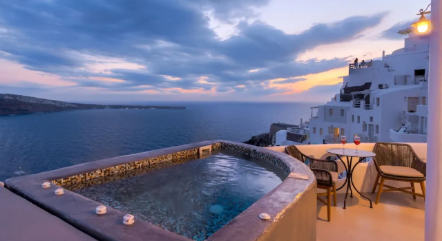 Студия с балконом и с видом на море ArmonOia Luxury Caves