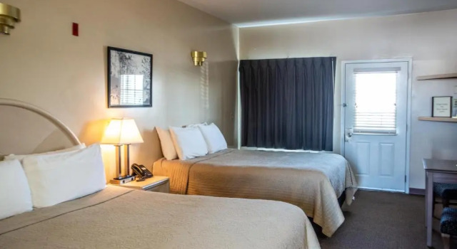 West Bank Inn, Забронировать Отель Отели Селина 5 звезд, 5*