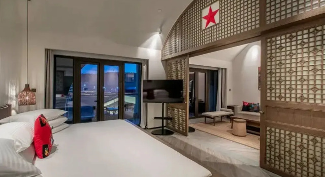 Люкс Deluxe с балконом и с видом на озеро Wanda Realm Yanan