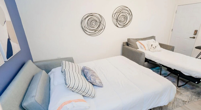 1 BR APT 6min walk Miami Beach Kitchen 02