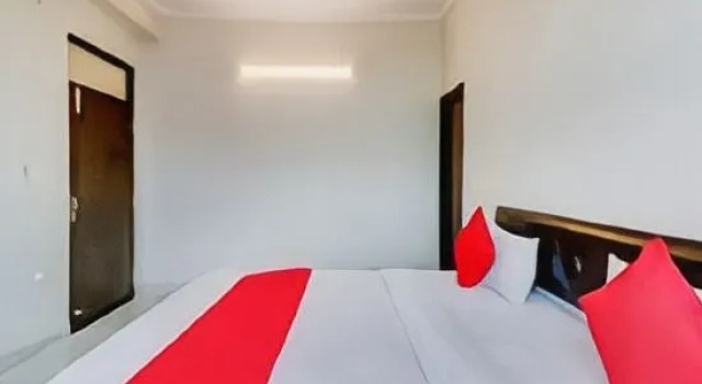 OYO Flagship 75768 Hotel Amaira