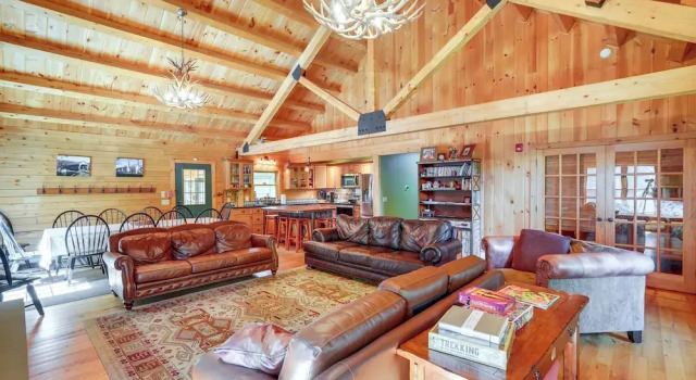 Коттедж 4 Mi to Mount Snow: West Dover Cabin w/ Game Room