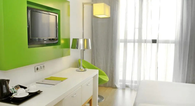 Двухместный номер Guest с балконом DoubleTree by Hilton Girona