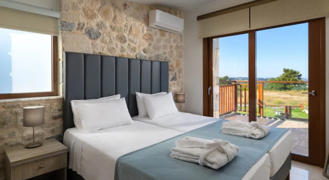 Вилла Luxury Sperveri Enalio Villas - Heated Pool