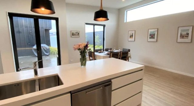 Коттедж Modern Fully Fenced Stackbrae Holiday Home