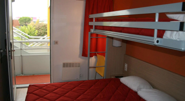 Трёхместный номер Standard Premiere Classe Carcassonne