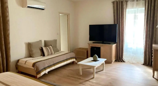 Полулюкс Hotel la Caravelle