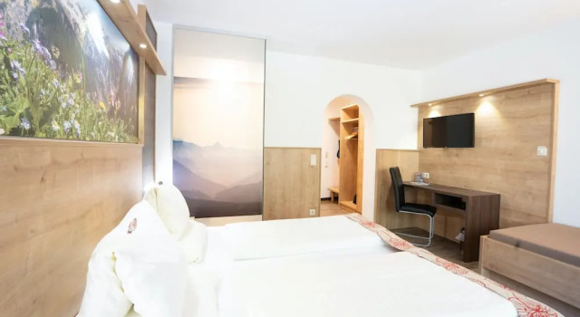 Двухместный номер Standard с балконом Hotel Gundolf