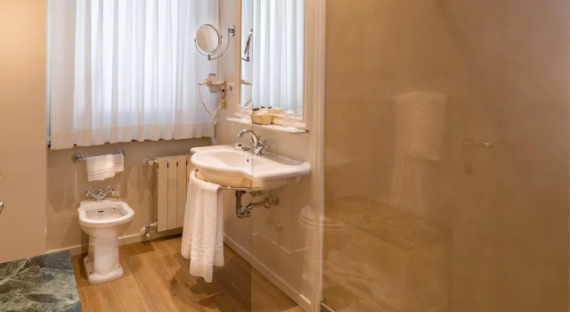 Трёхместный номер Classic Grand Hotel Sitea