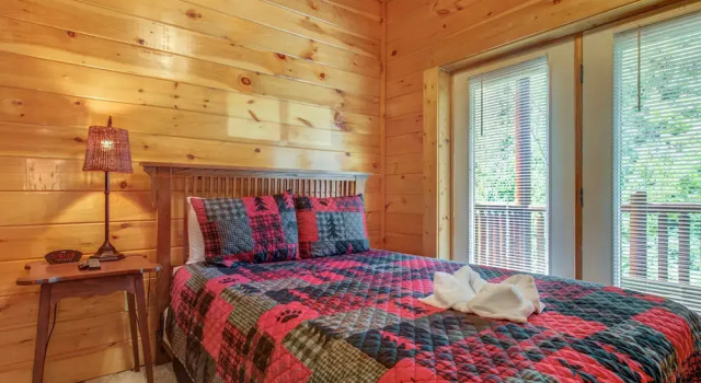 Bear Creek Lodge Covered Bridge by Vtrips, Забронировать Дом для отпуска Севьервилл Great Smoky Mountains National Park