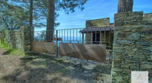 L'Auberge du Chat qui Pêche, Book Hotel Canari Cap Corse