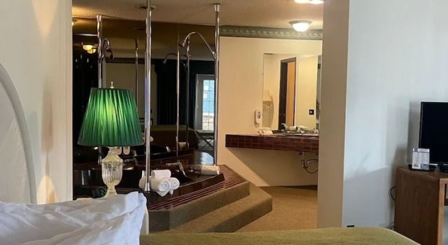 Люкс Deluxe Knights Inn Mackinaw City