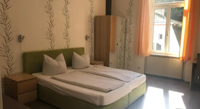 Трёхместный номер Standard Kurhotel Quellenhof