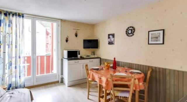 Appartement Esquièze-Sère, 2 pièces, 6 personnes - FR-1-402-34, Rezerwuj Apartament Esquieze-Sere Langwedocja-Roussillon
